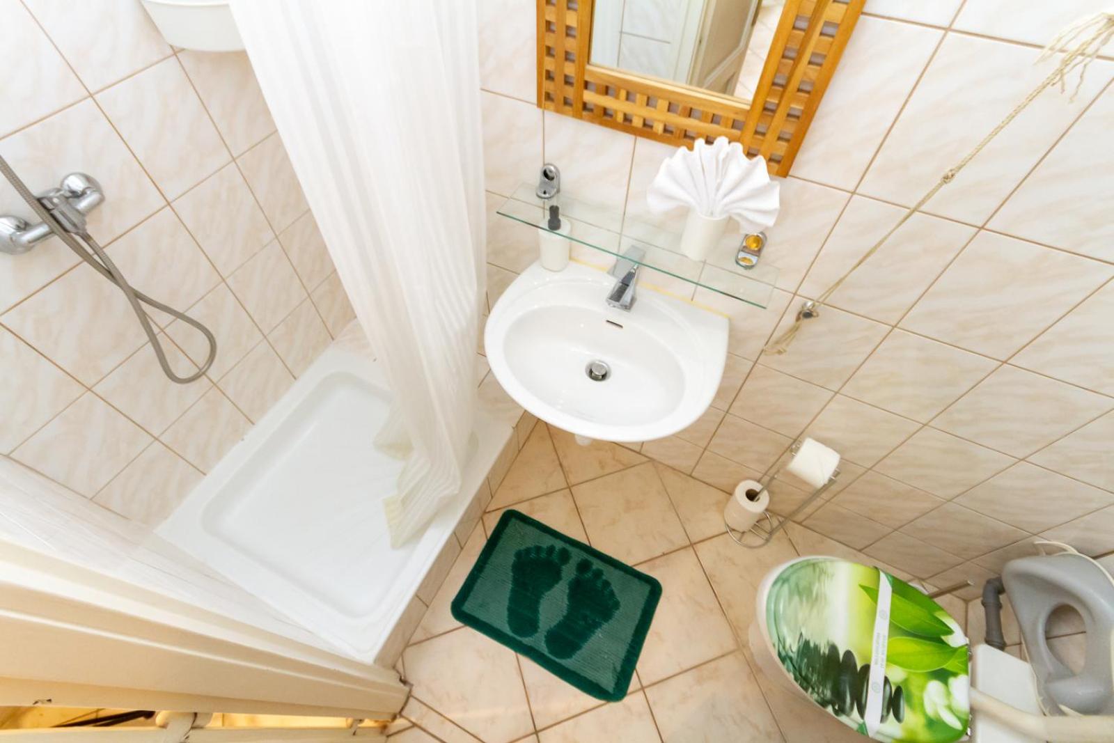 Bee-happy Downtown Apartman *